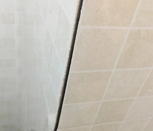 元谋瓷砖空鼓维修公司分享阳台瓷砖脱落的修复过程可以分为以下几个步骤
